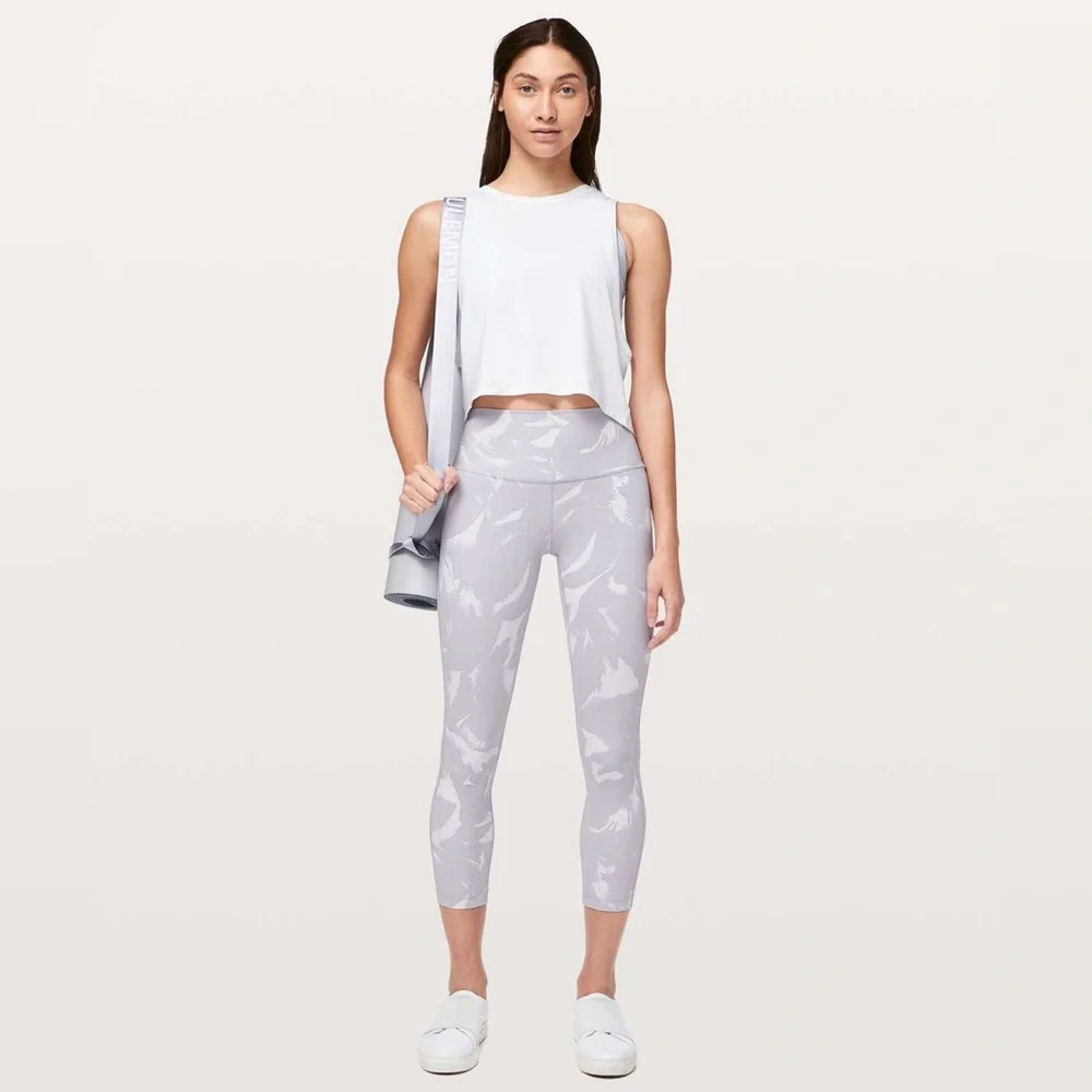 Lululemon Speed Up Tight 25” Leggings-size 6 *like NEW*